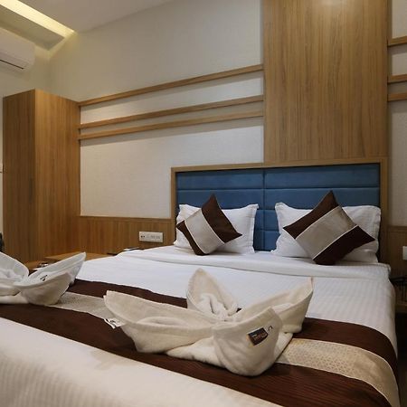 Hotel Decent Unjha Εξωτερικό φωτογραφία