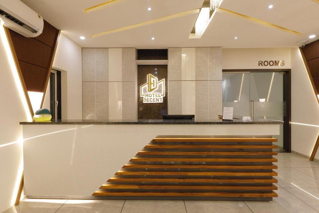 Hotel Decent Unjha Εξωτερικό φωτογραφία
