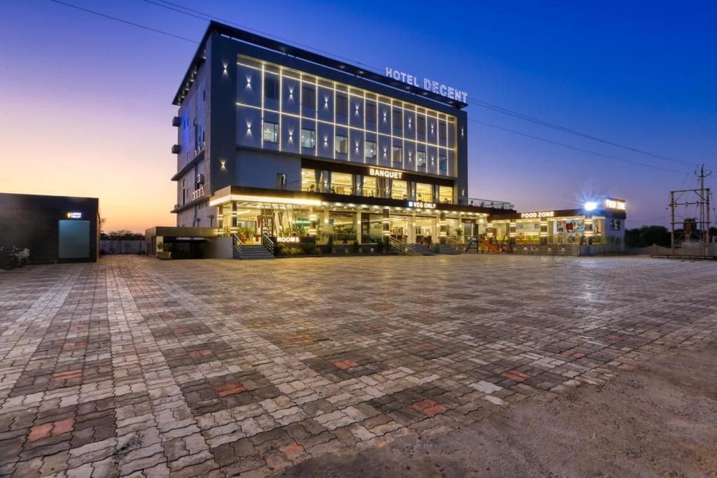 Hotel Decent Unjha Εξωτερικό φωτογραφία