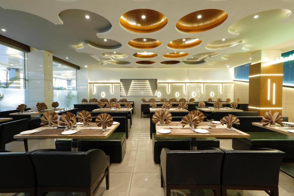 Hotel Decent Unjha Εξωτερικό φωτογραφία
