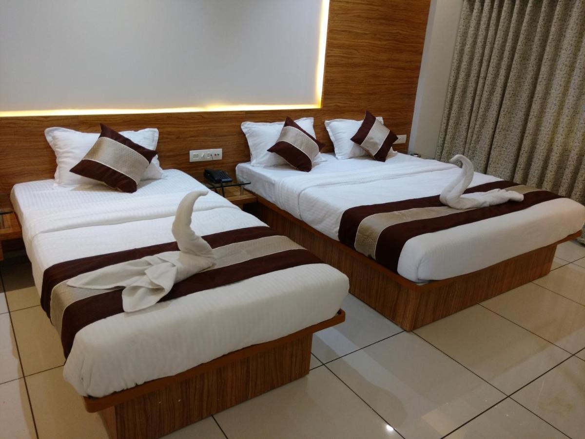 Hotel Decent Unjha Εξωτερικό φωτογραφία