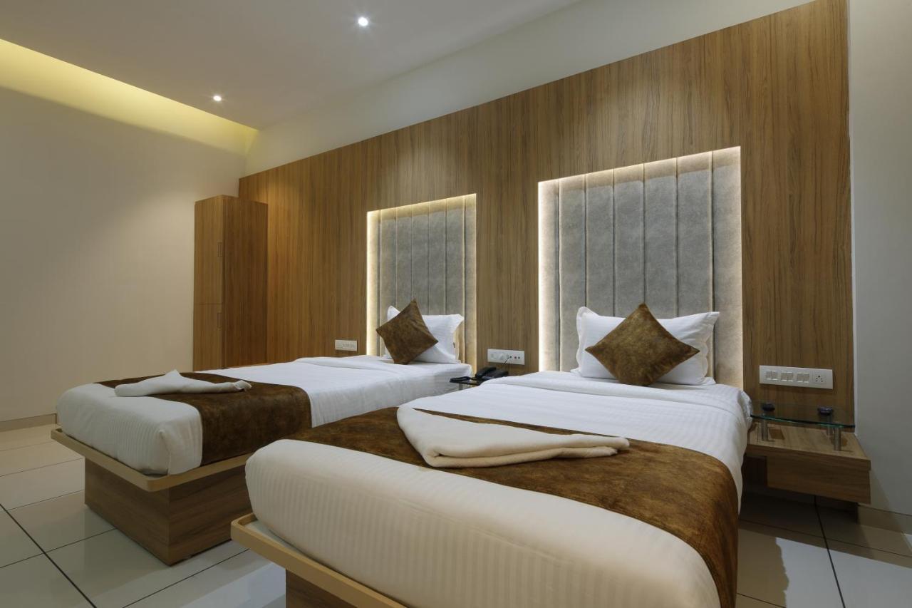 Hotel Decent Unjha Εξωτερικό φωτογραφία